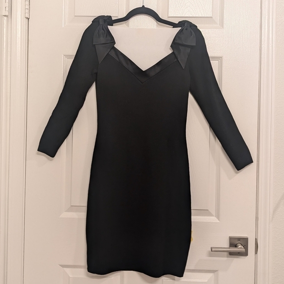 St. John Dresses & Skirts - VTG St John Sleeved Black V Neck Long Sleeve Knit Pencil Dress USA Made 4 Satin